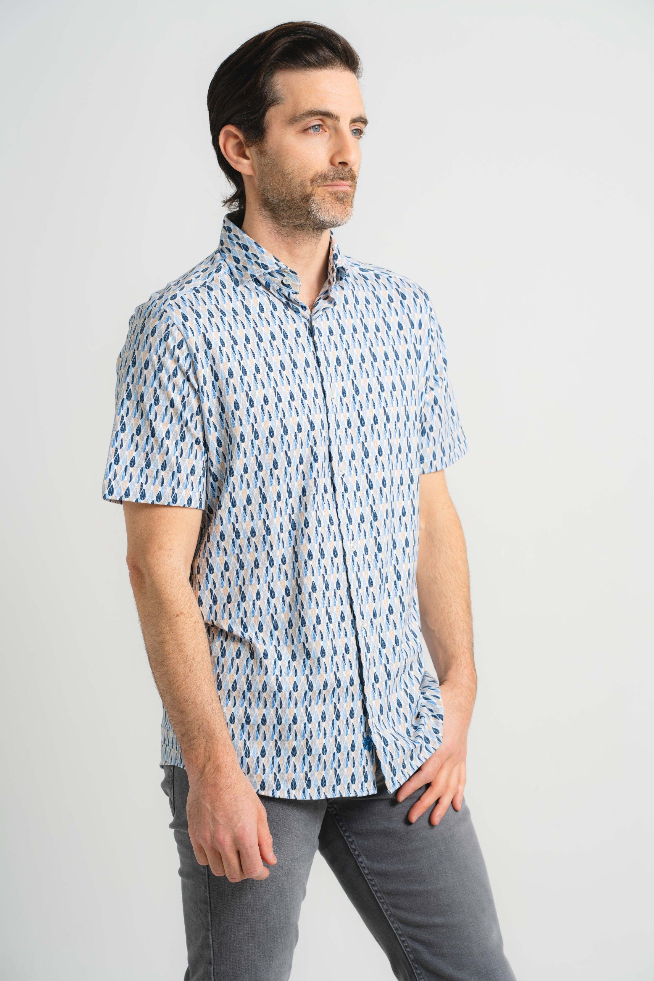 Feathers Print Short Sleeve Shirt