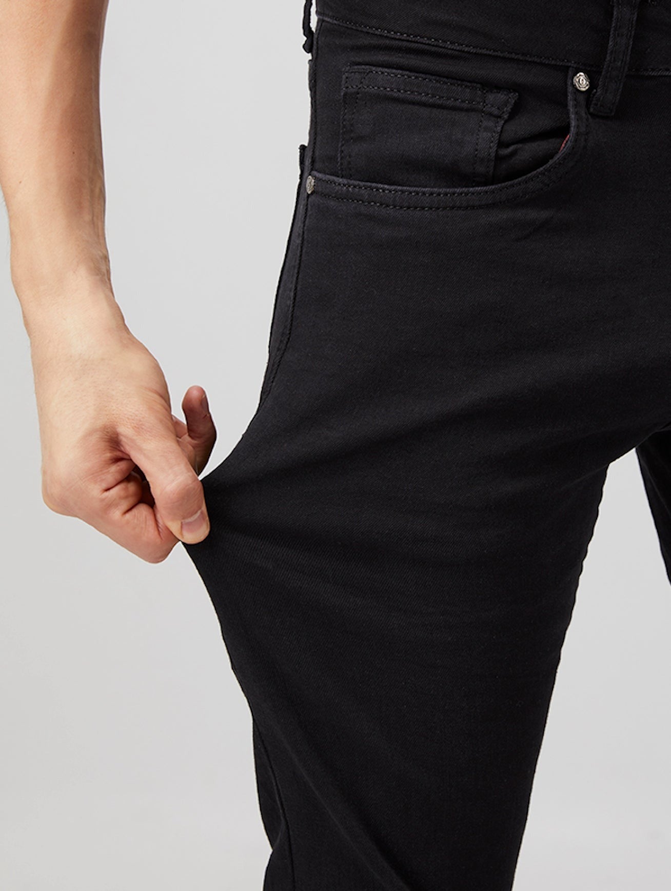 Signature Jean in Black - Main Image