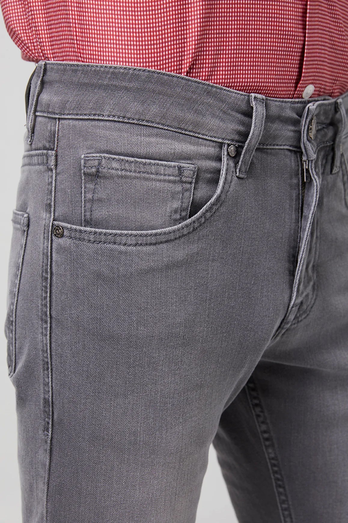 Signature Jean in Grey